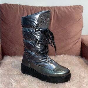 Stylish Women's Metallic Winter Boots